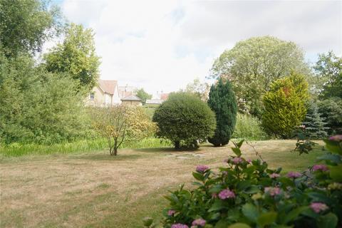 2 bedroom bungalow for sale, Ship Gardens, Mildenhall, Bury St. Edmunds, Suffolk, IP28
