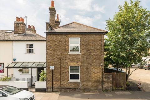 St. Johns Road, Isleworth TW7