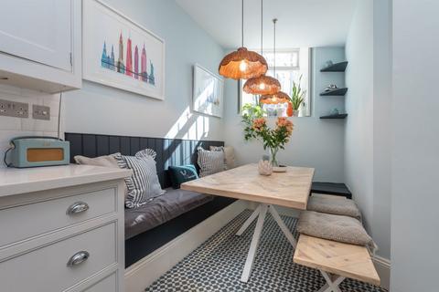 2 bedroom flat for sale, Challoner Street, London W14