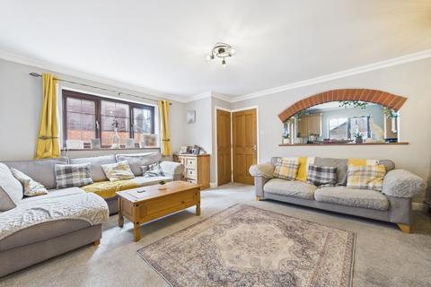 6 Cricketers Close, Hawkinge, Folkestone, CT18 7NH