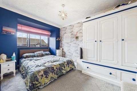 6 Cricketers Close, Hawkinge, Folkestone, CT18 7NH
