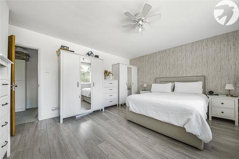 25 Monks Orchard, Dartford, DA1 2TB