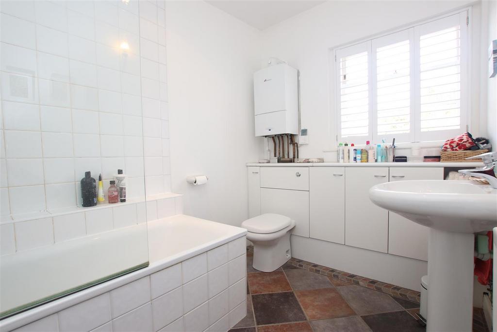 Bathroom.JPG