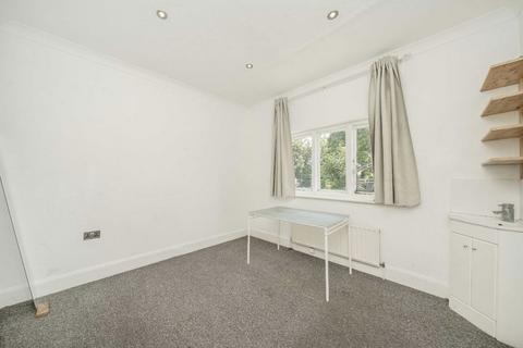 24 Allington Road, London, NW4 3DE