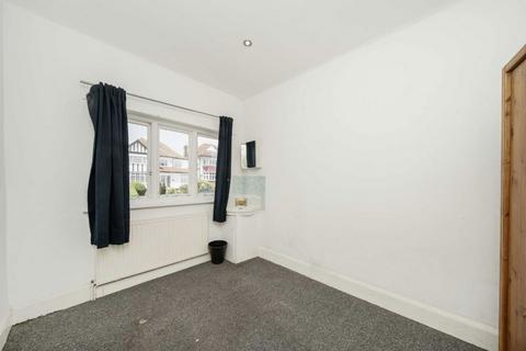 24 Allington Road, London, NW4 3DE