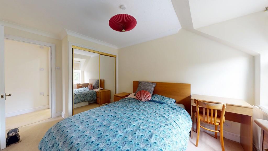 Bedroom 1- Angle 2