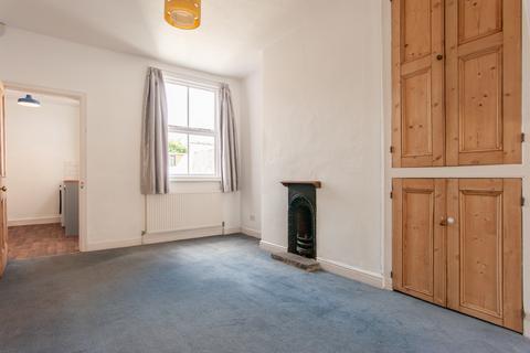 2 bedroom terraced house to rent, Neville Terrace, York YO31