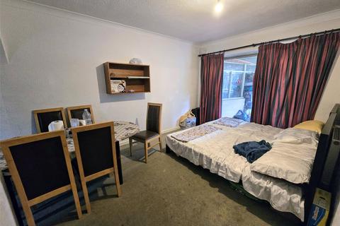 undefined, Snowden Crescent, Hayes, Greater London, UB3