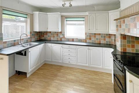 20 Angmering Way, Rustington, Littlehampton, BN16 3RA