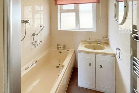 20 Angmering Way, Rustington, Littlehampton, BN16 3RA