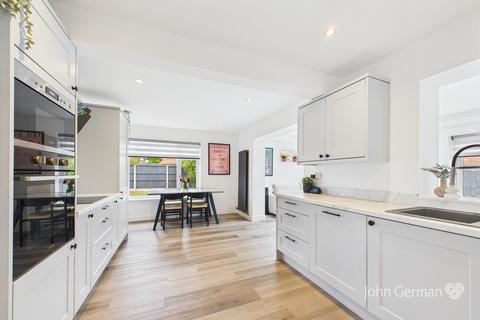 3 bedroom detached house for sale, Sherwood Avenue, Stafford