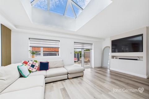 3 bedroom detached house for sale, Sherwood Avenue, Stafford