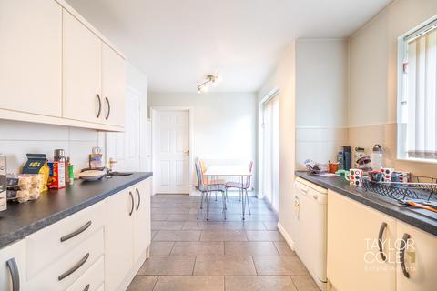 6 Fasson Close, Tamworth, B77 1GJ