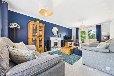 22 Bowling Green Road, Uttoxeter, ST14 7HW