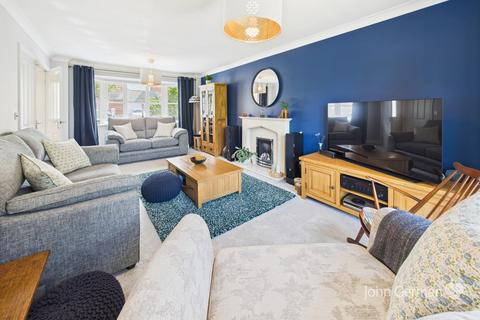 22 Bowling Green Road, Uttoxeter, ST14 7HW