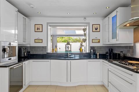 30 Lakehurst Road, Epsom, KT19 0ES