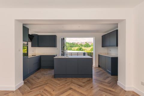 4 bedroom end of terrace house for sale