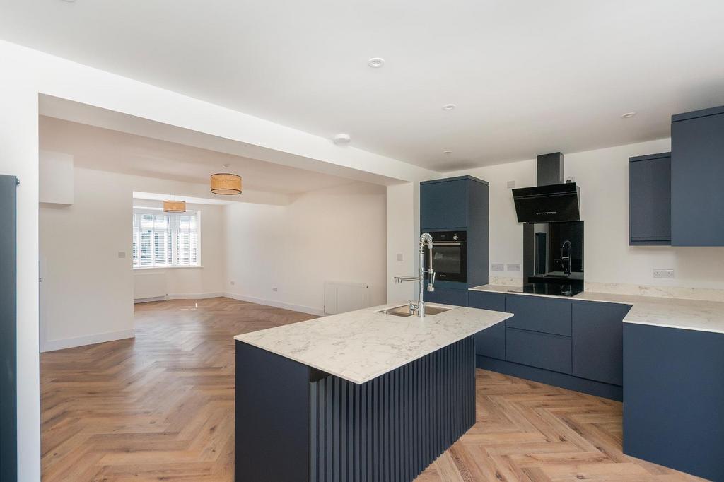 4 H2 LBH - Kitchen B.jpg