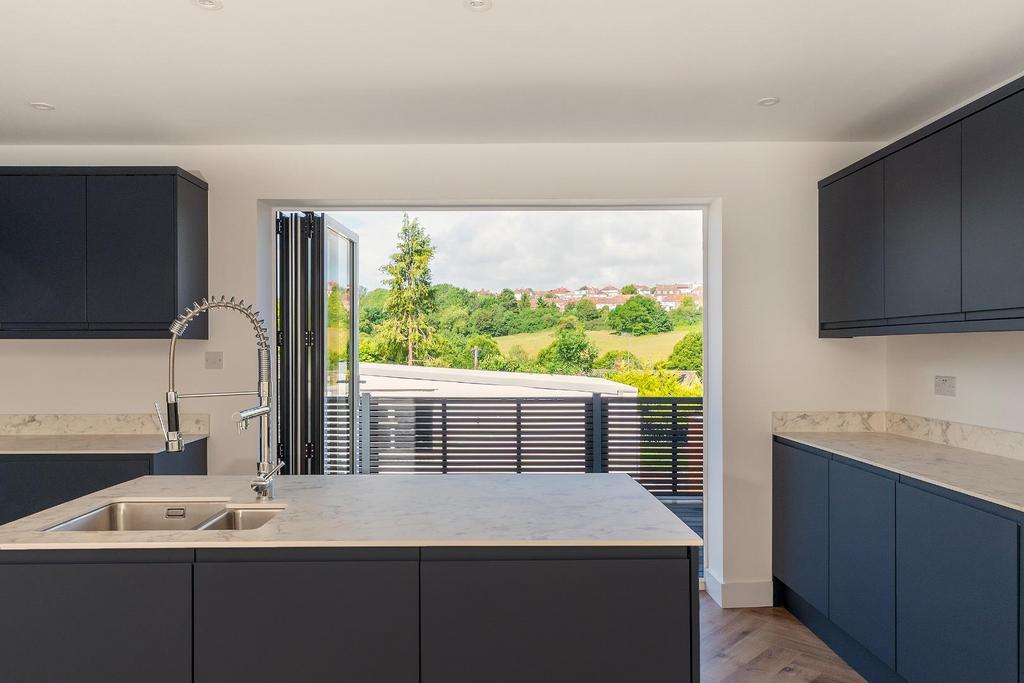 4 H2 LBH - Kitchen E.jpg