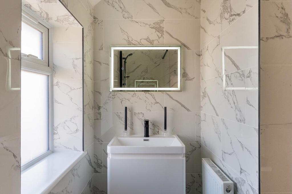 4 H2 LBH - Bathroom A.jpg
