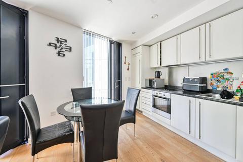 1 bedroom flat for sale, Walworth Road, Elephant and Castle, London, SE1