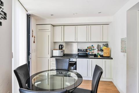 1 bedroom flat for sale, Walworth Road, Elephant and Castle, London, SE1