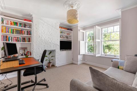 17c Treport Street, London, SW18 2BW
