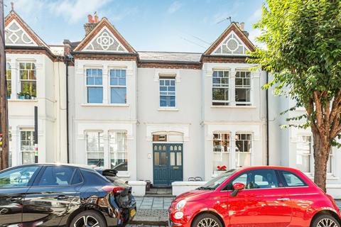 17c Treport Street, London, SW18 2BW