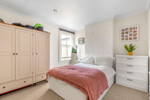 17c Treport Street, London, SW18 2BW