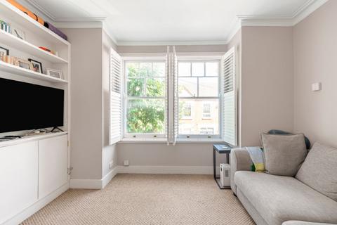 17c Treport Street, London, SW18 2BW