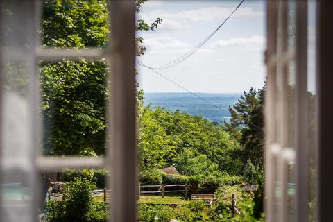 3 bedroom village house for sale, Coldharbour, Dorking, Surrey, RH5 6HG.
