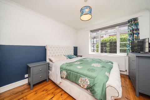 31 Manor Vale, Brentford, TW8 9JP