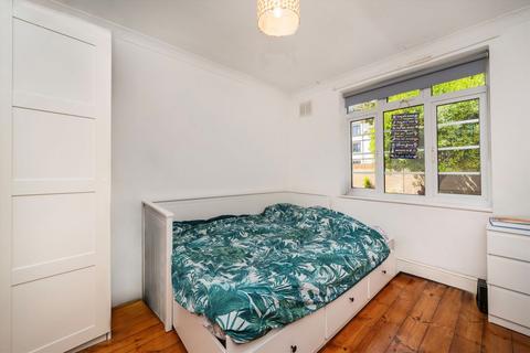 31 Manor Vale, Brentford, TW8 9JP