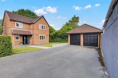 4 bedroom detached house for sale, Newtons Crescent, Sandbach, CW11 4TS