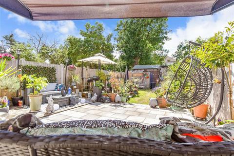 4 bedroom terraced house for sale, Hazeldene Road, Ilford IG3