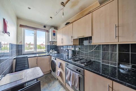 3 bedroom apartment for sale, Kingsbury Road, London NW9
