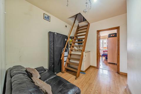 3 bedroom apartment for sale, Kingsbury Road, London NW9