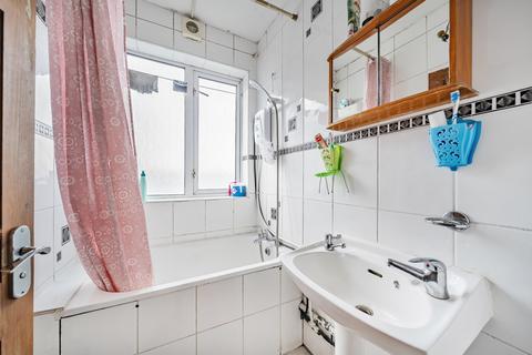 3 bedroom apartment for sale, Kingsbury Road, London NW9