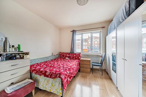 3 bedroom apartment for sale, Kingsbury Road, London NW9