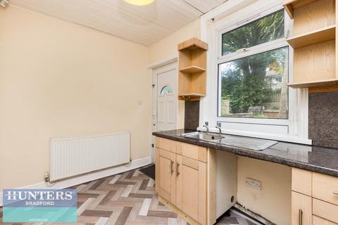 65 Brompton Road, Bradford, BD4 7JD