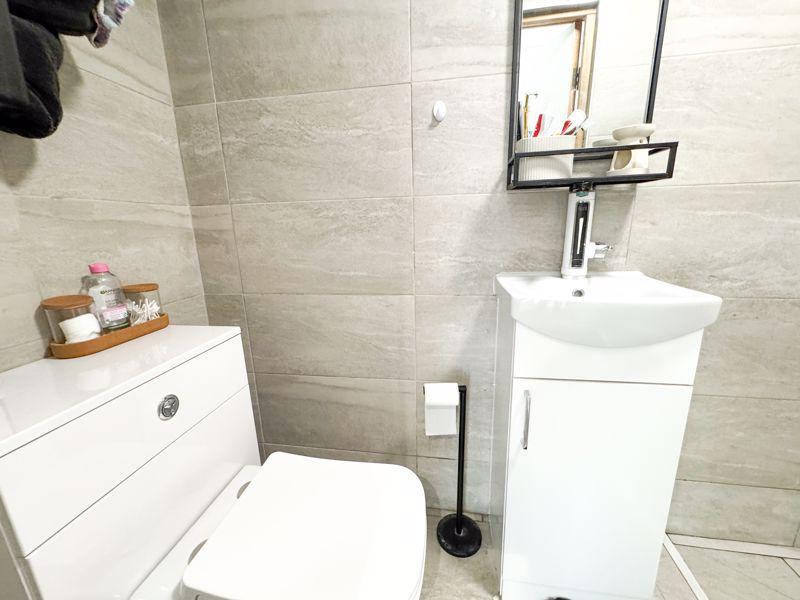 Annexe shower room