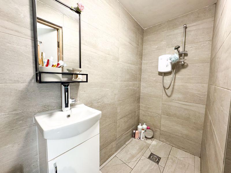 Annexe shower room
