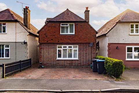 43 Downsway, Whyteleafe, CR3 0EW