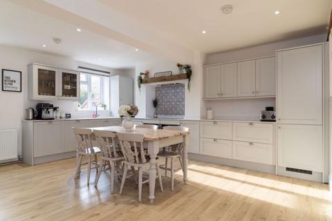 43 Downsway, Whyteleafe, CR3 0EW