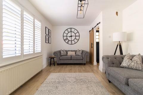 43 Downsway, Whyteleafe, CR3 0EW