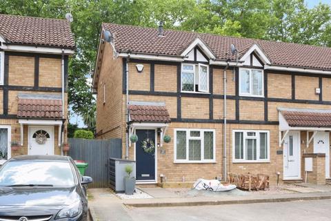27 Maplin Park, Slough, SL3 8YB