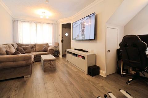 27 Maplin Park, Slough, SL3 8YB