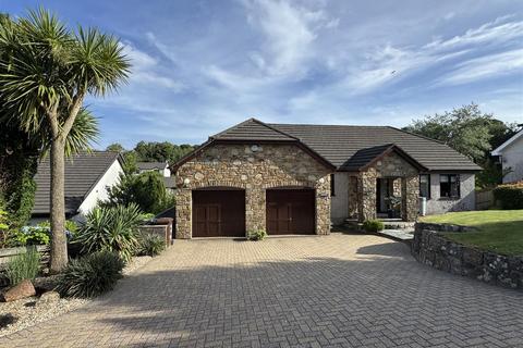5 bedroom detached house for sale, Burley Close, Truro