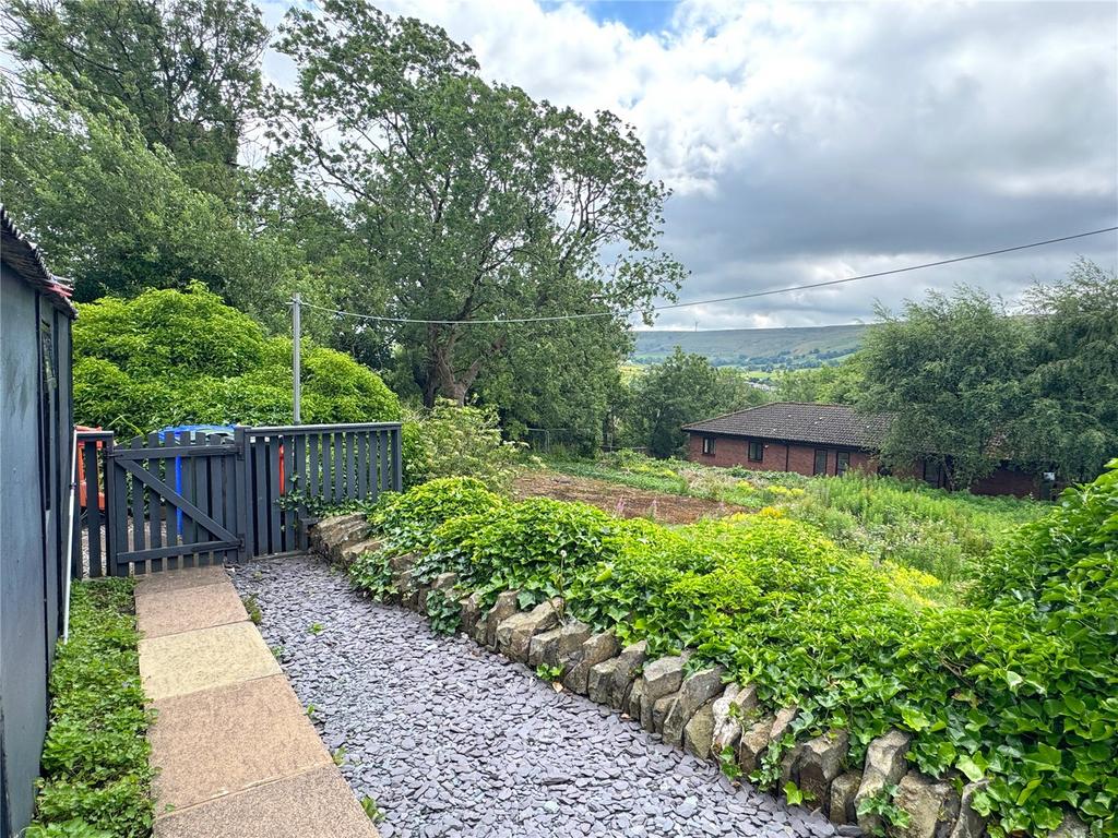 Rear Pathway