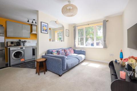 undefined, Sullivans Reach, Walton-On-Thames